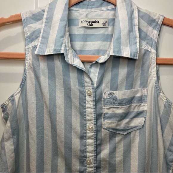 Button down - Picture 2 of 5